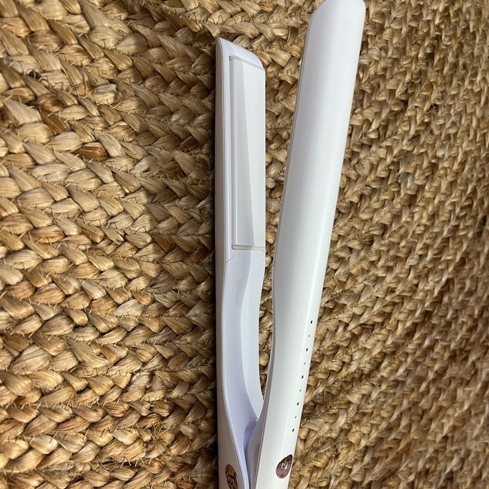 T3 Lucea Micro Flat Iron